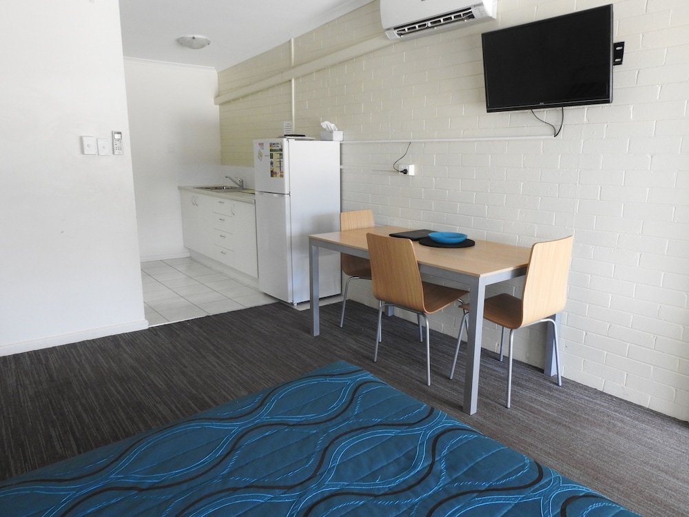 URANGAN MOTOR INN 17/31