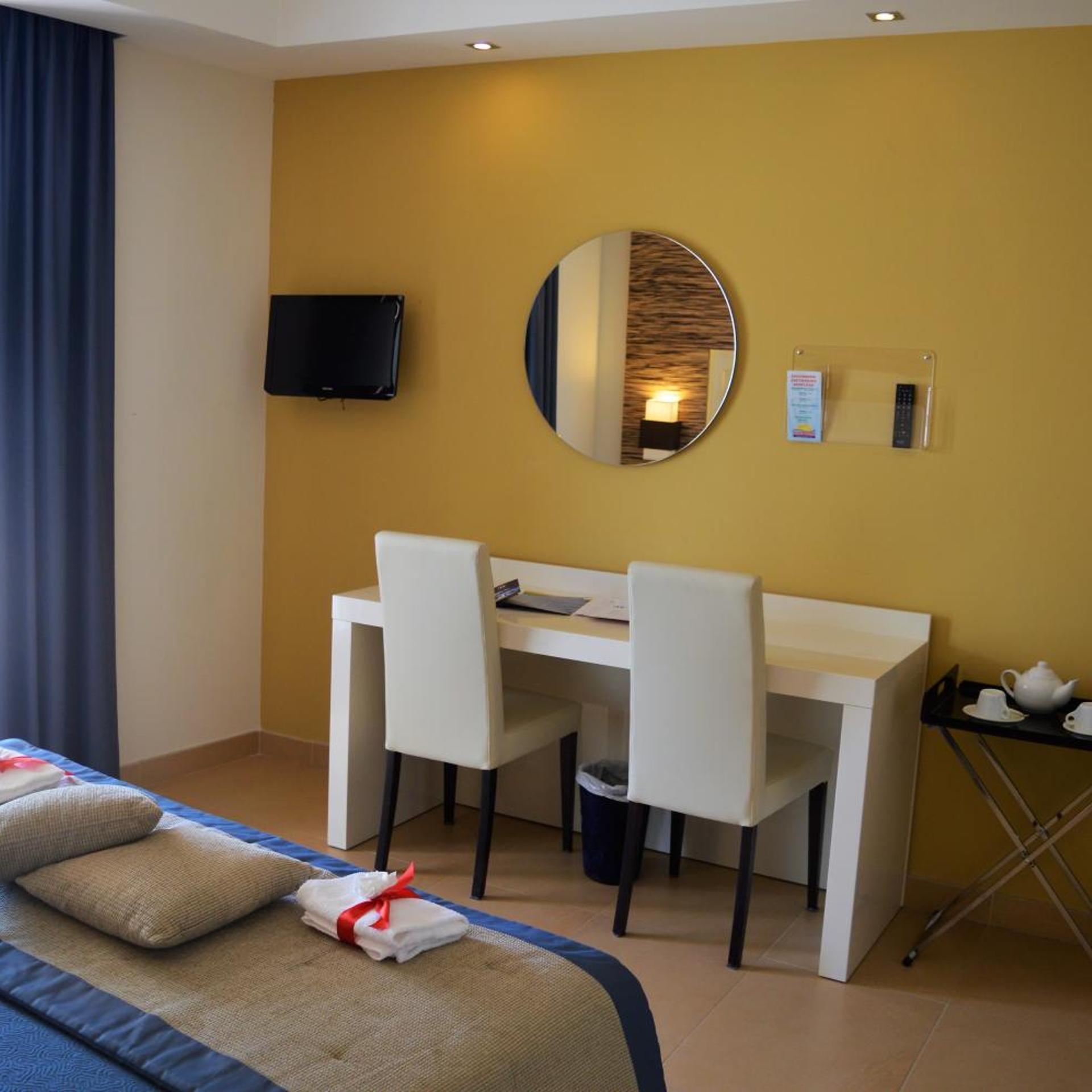 Prince Franklyn Hotel 42/55