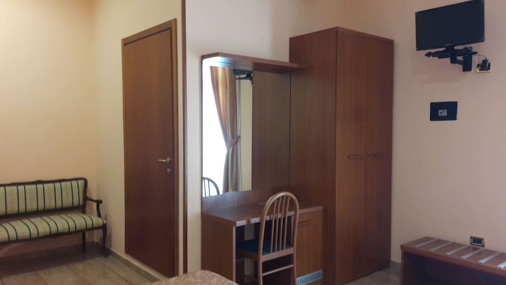 Aristotele Hotel 50/50