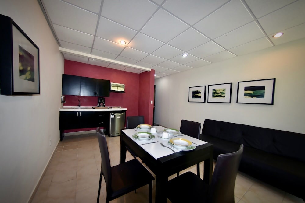 Santa Maria Hotel And Suites 29/47