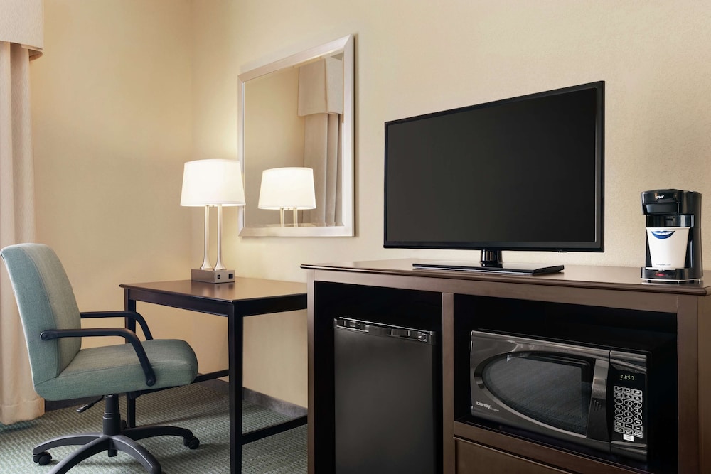 Hampton Inn and Suites Mount Joy Lancaster West 38/43