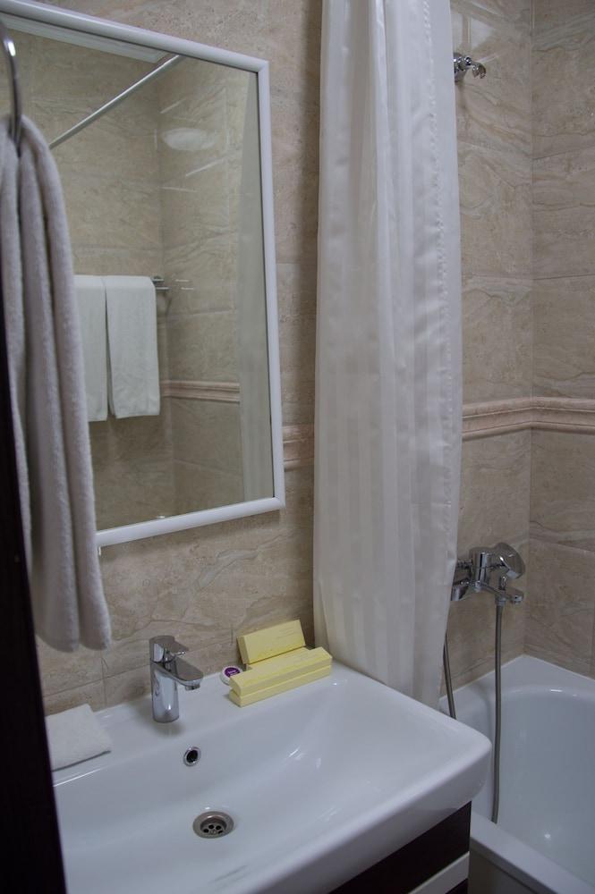 BUSINESS HOTEL ALMATY 37/39