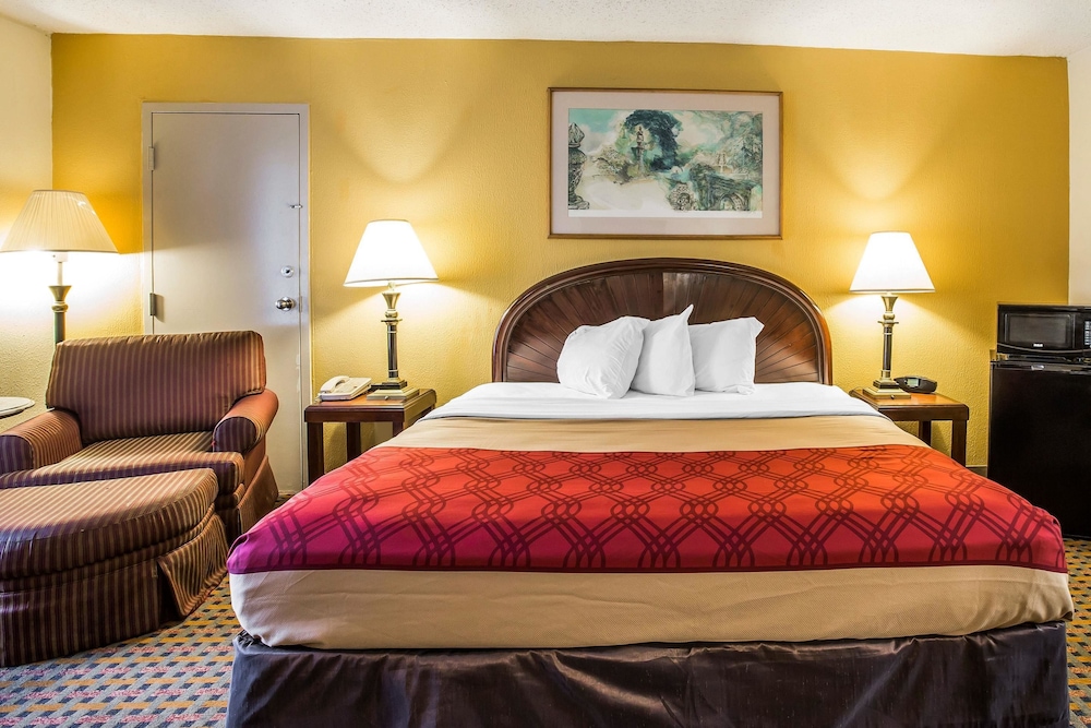 Rodeway Inn & Suites Carrollton, GA 7/42
