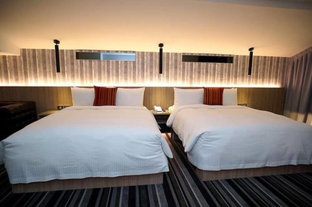 VIA HOTEL ZHONGXIAO 5/25