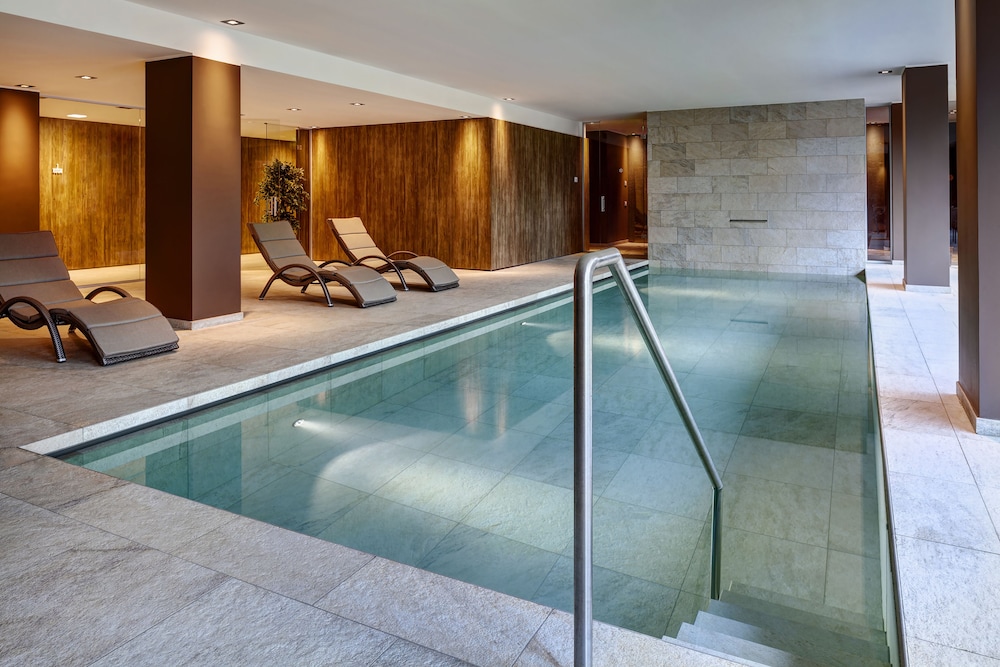 swimming pool spa