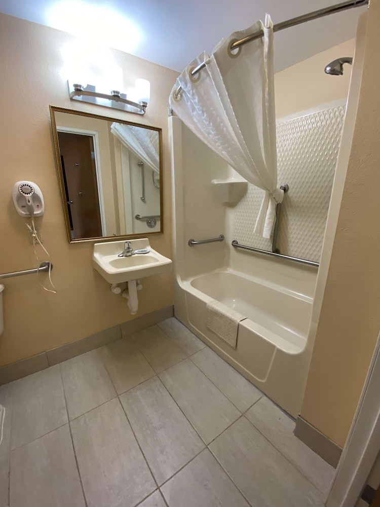 Best Western Manhattan Inn 17/32