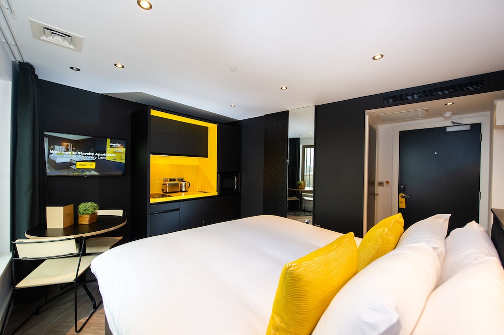 Staycity Aparthotels Dublin Castle 7/33