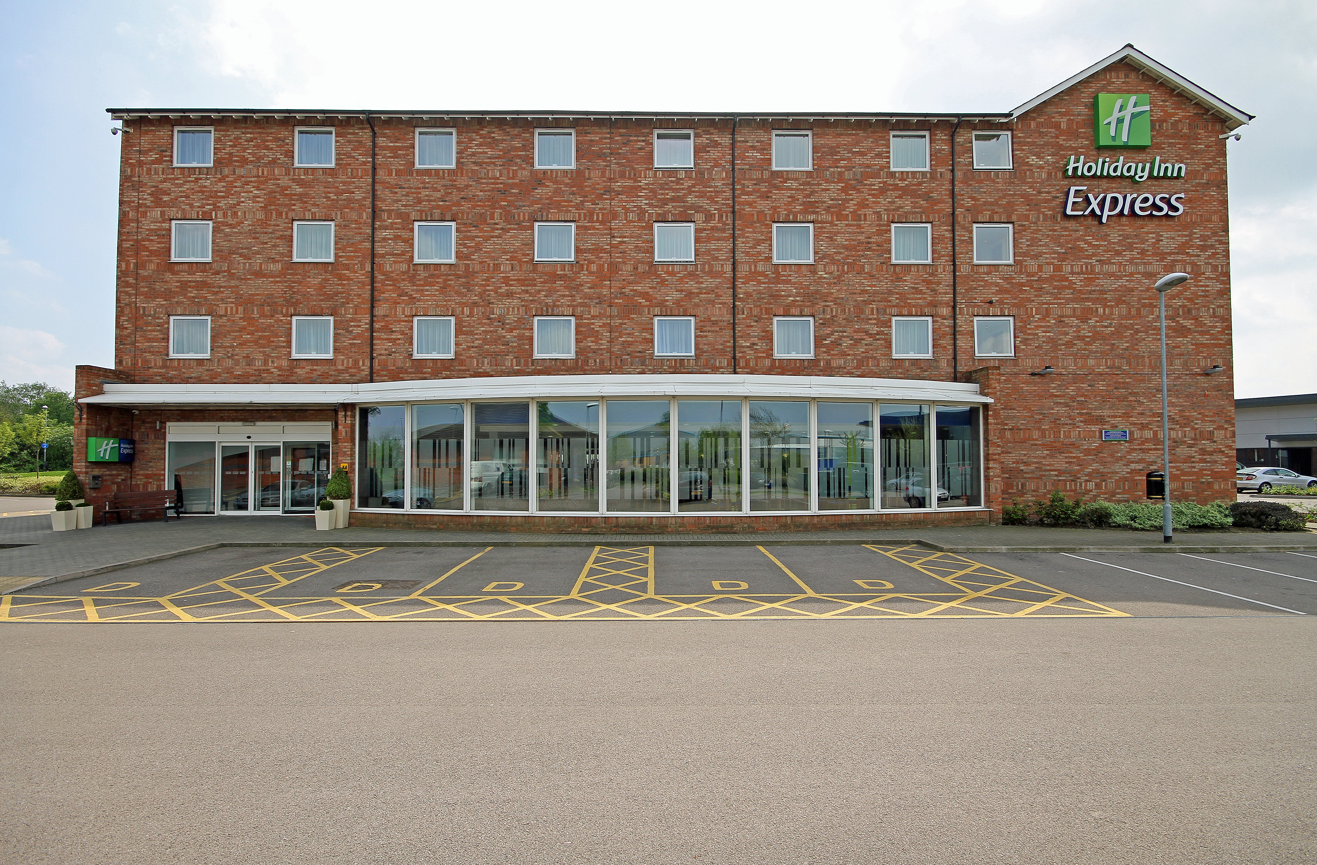 HOLIDAY INN EXPRESS NUNEATON 5/50