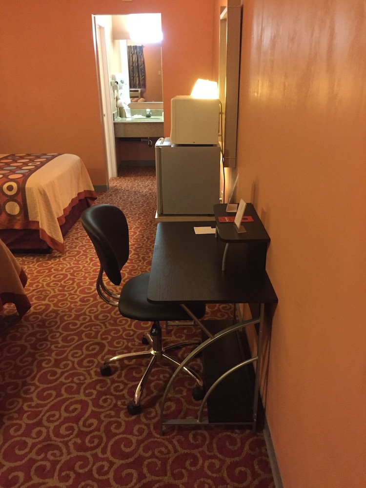 Rest Inn Atlantic City / Galloway 34/36