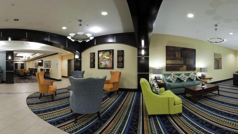 Holiday Inn Express Suites Covington 34/40