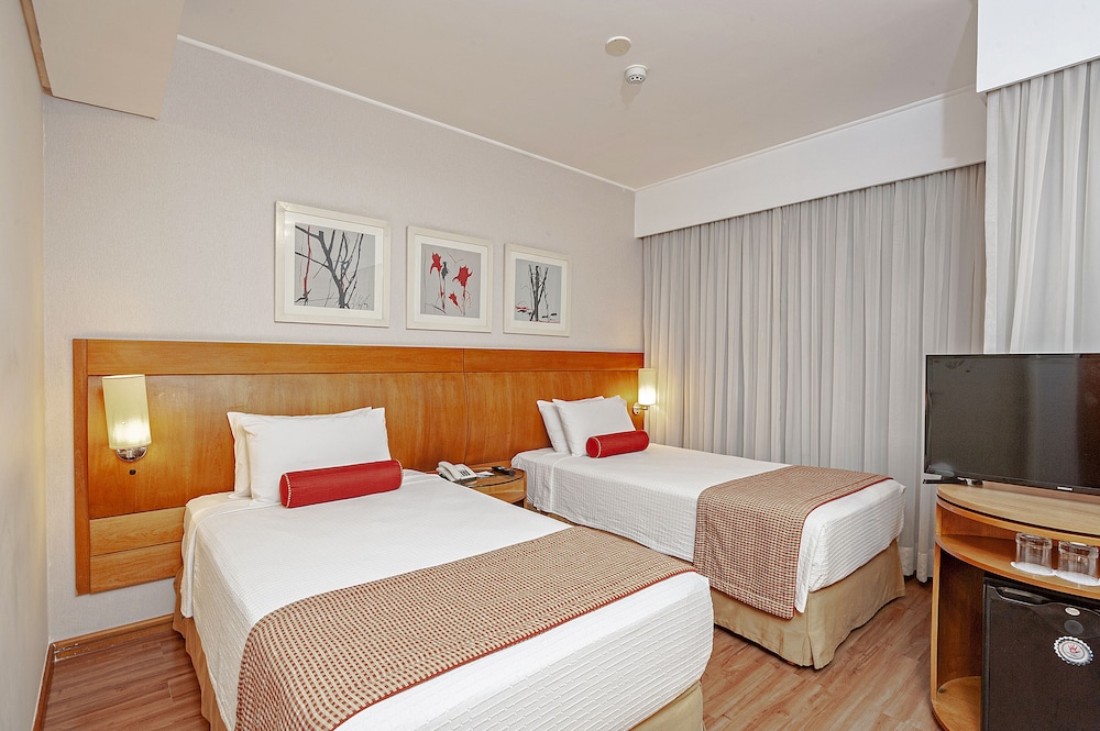 DELUXE, TWIN BEDS