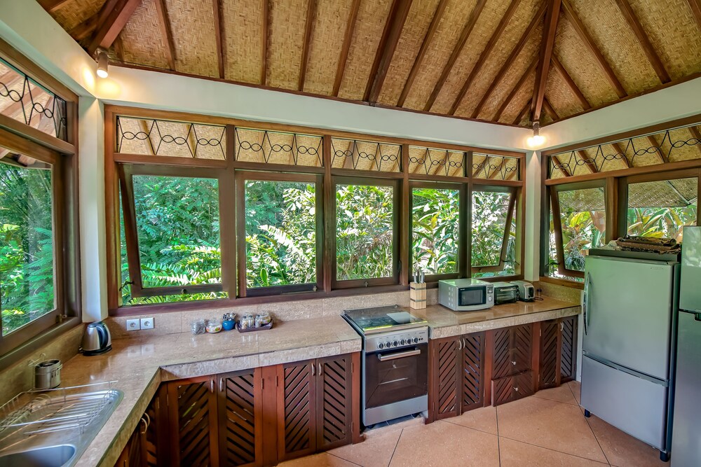 Villa Umah Shanti 33/50