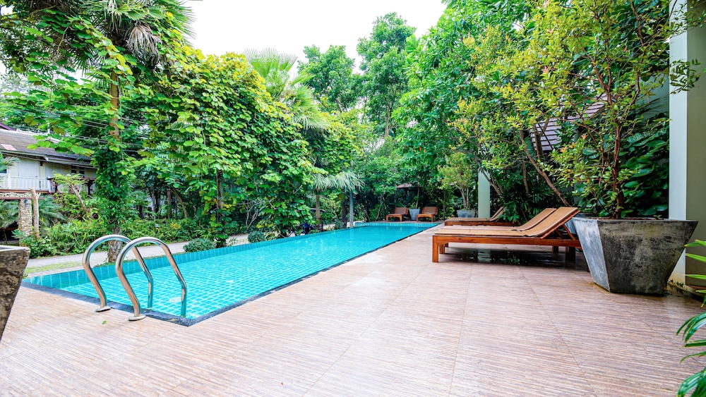 Baan Klang Aow Beach Resort 58/66