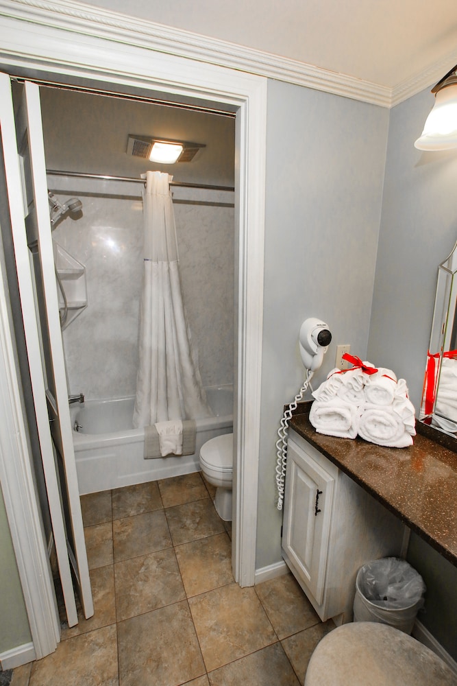 Clarion Hotel & Conference Center Lewiston 17/45