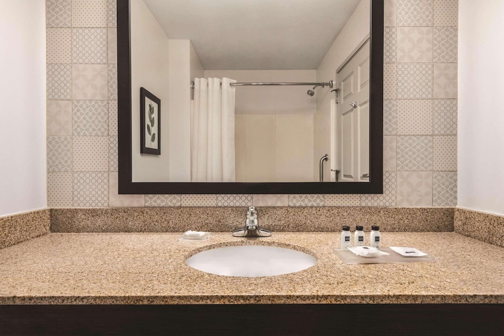 Country Inn Suites By Radisson Green Bay East Wi 54/55