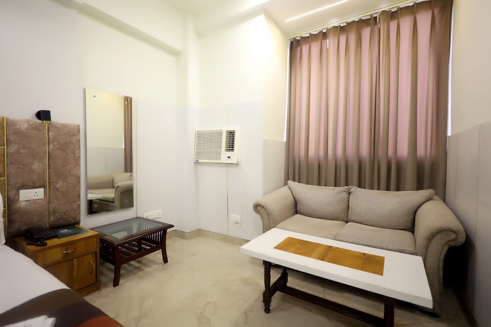 Hotel Krishna Sagar(Raj Nagar) 51/62