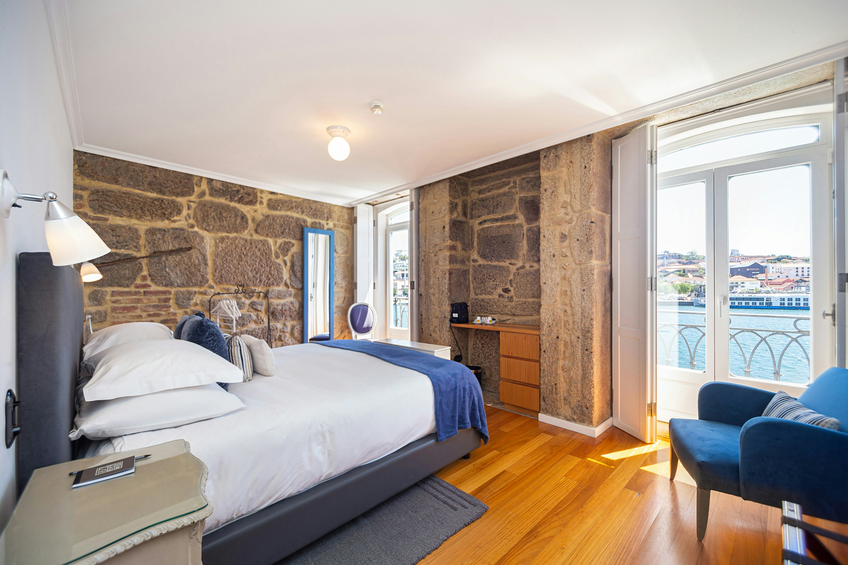 1872 River House 15/57