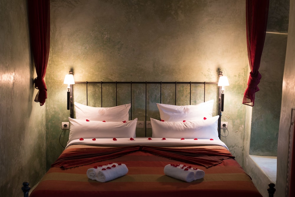 Riad Lhena 9/45