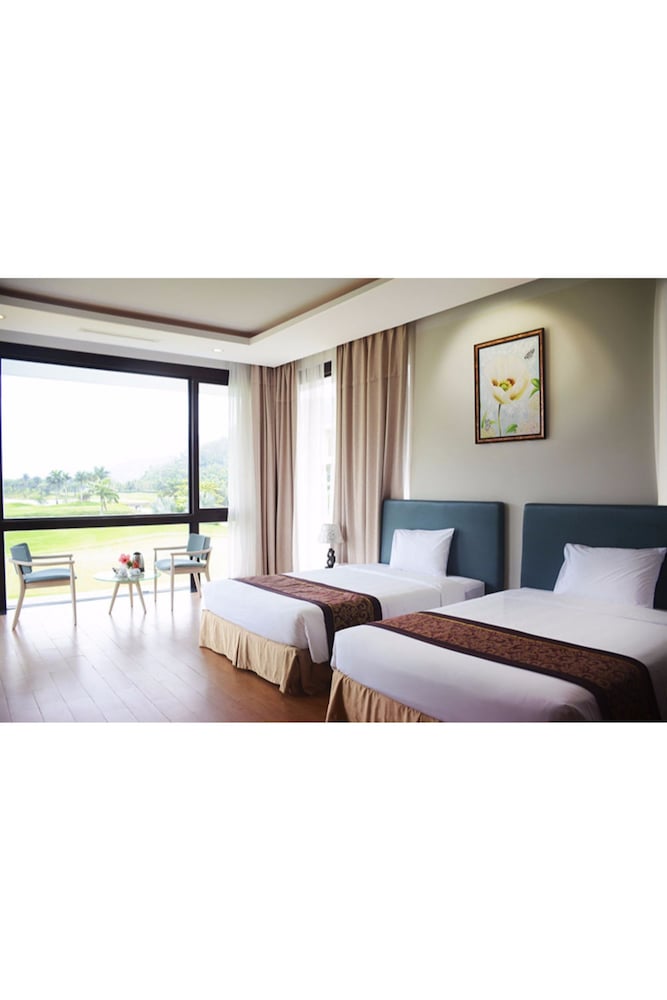Diamond Bay Golf & Villas 31/41