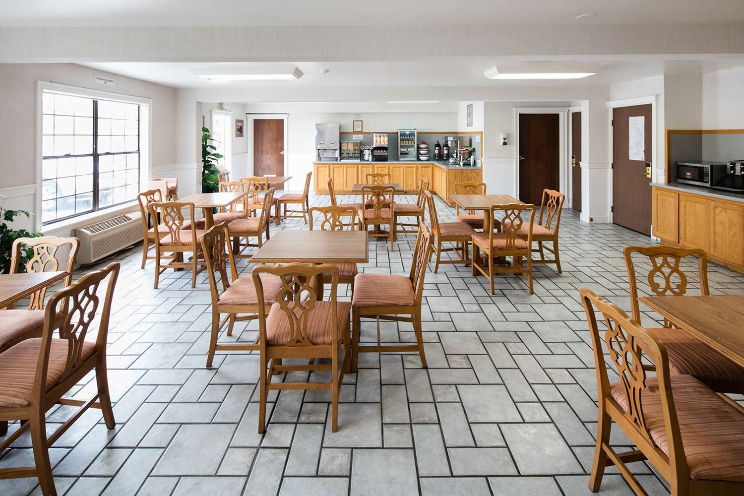 Red Lion Inn & Suites Auburn 28/36
