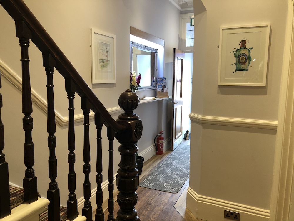 Edgcumbe Guest House 19/32