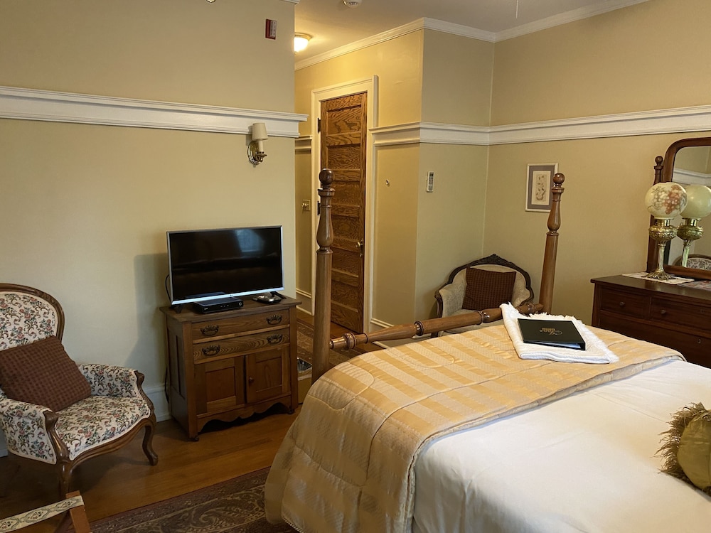 Inn at 835 Boutique Hotel 23/50