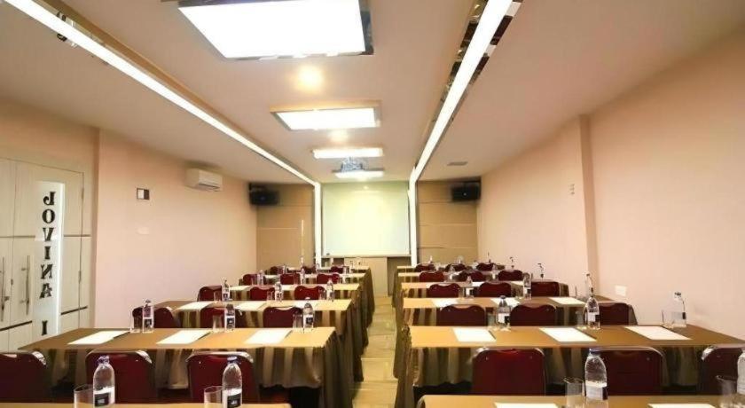 Lovina Inn Batam Center 37/49