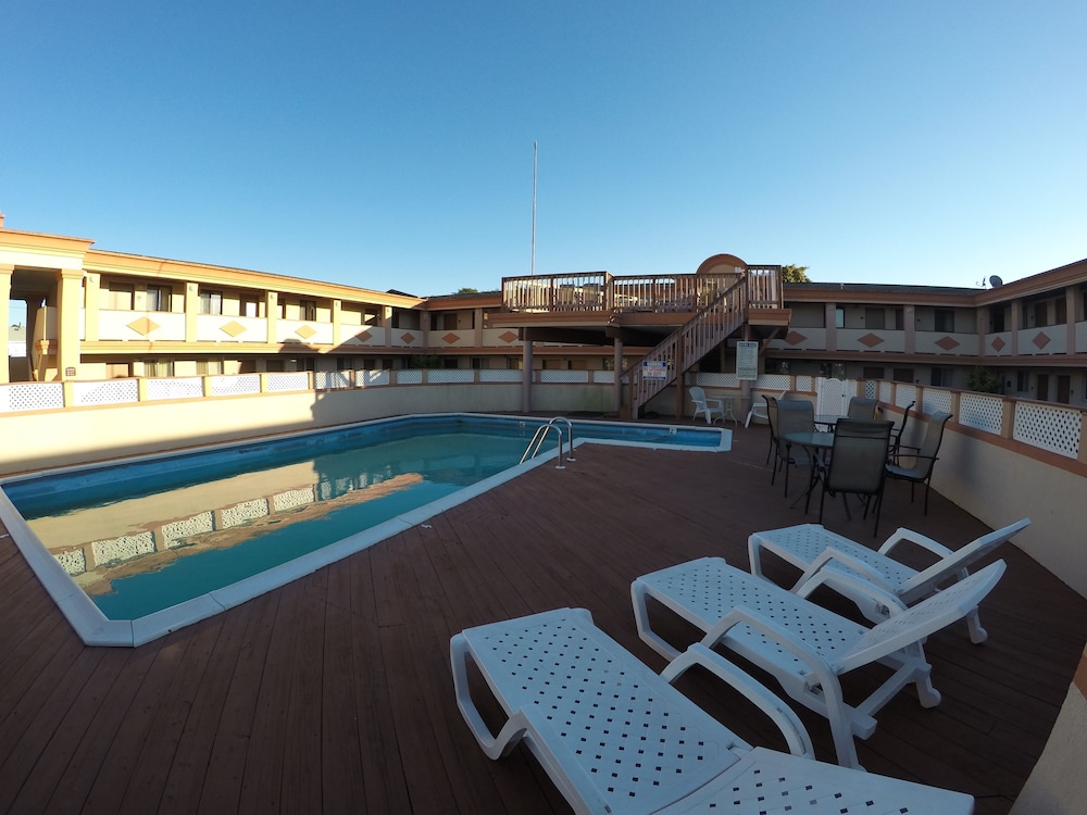 Rodeway Inn Point Pleasant Beach 1/36