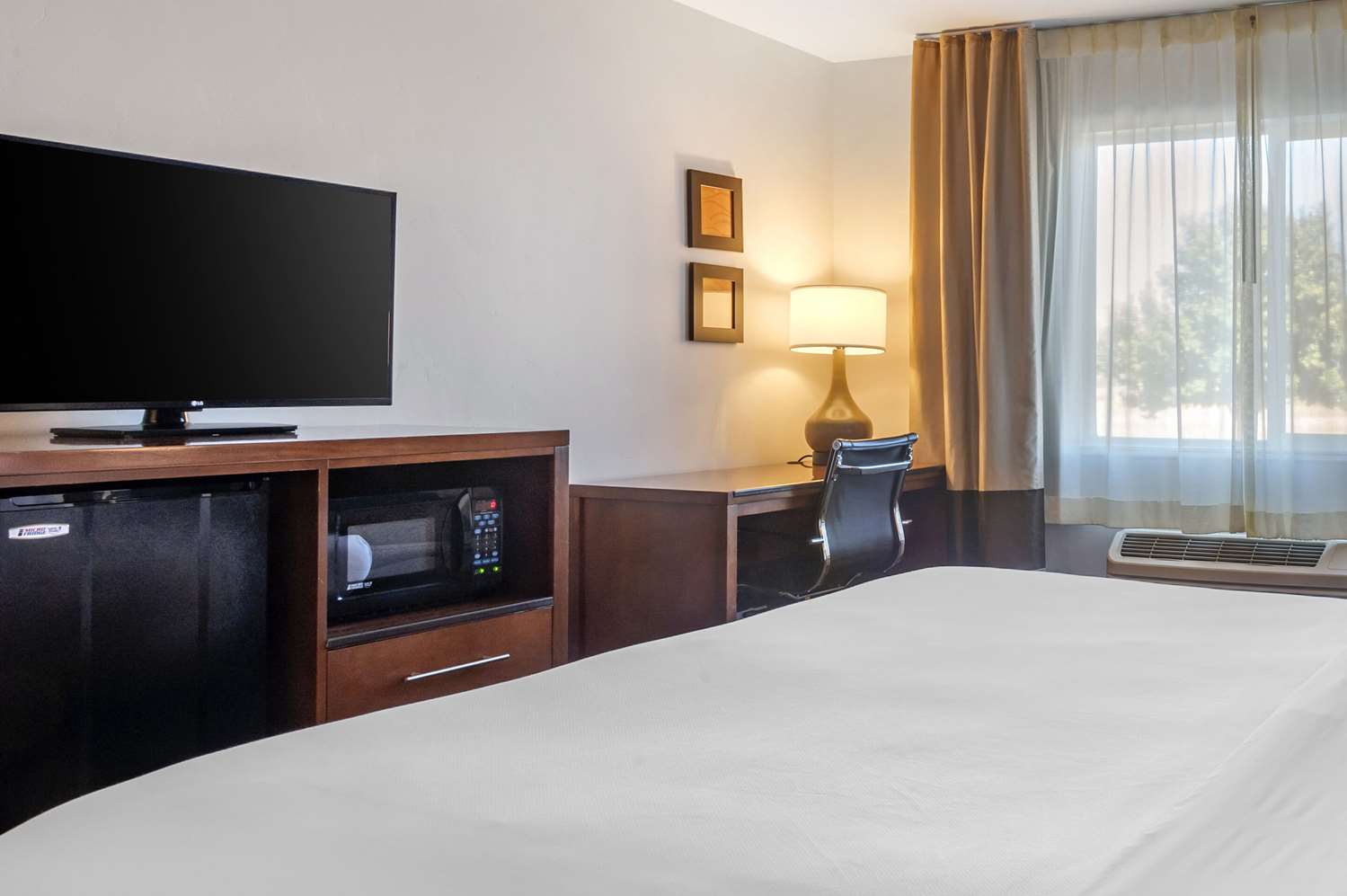 غرفة بسرير كينج لذوي الإعاقة، Comfort Inn & Suites Beaver - Interstate 15 North 3/3