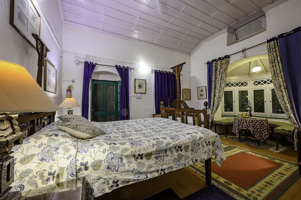 Neemrana's - Ramgarh Bungalows 18/60