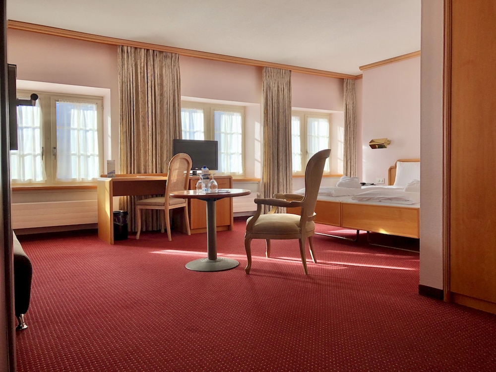 Thermal Hotels And Walliser Alpentherme Leukerbad 50/77