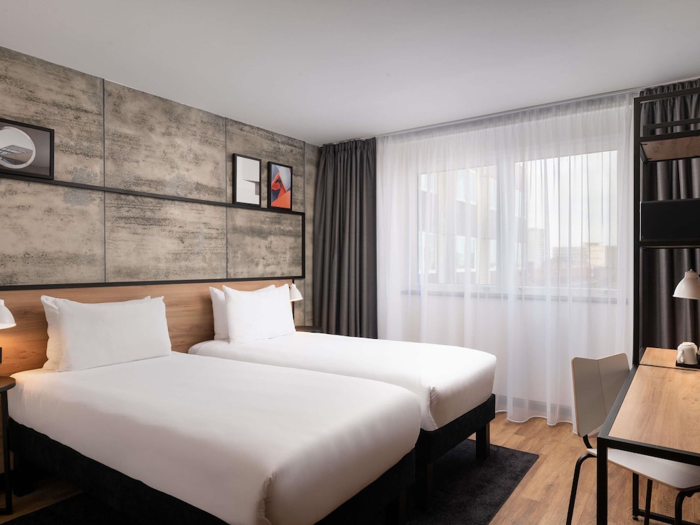 RENOVATED, STANDARD, TWIN BEDS