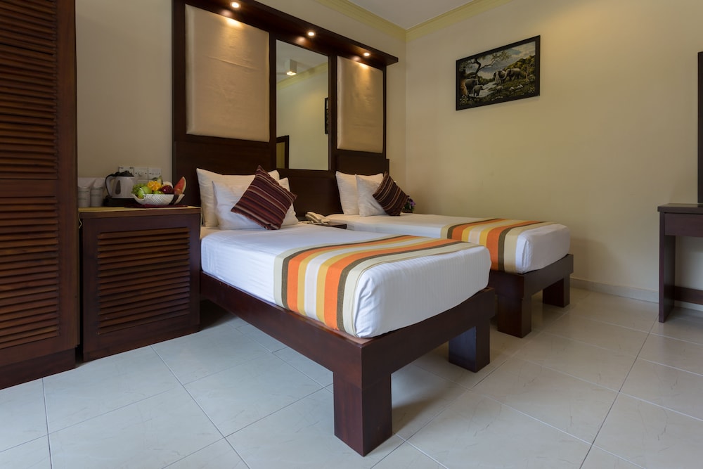 Oak Ray Serene Garden Hotel 14/64