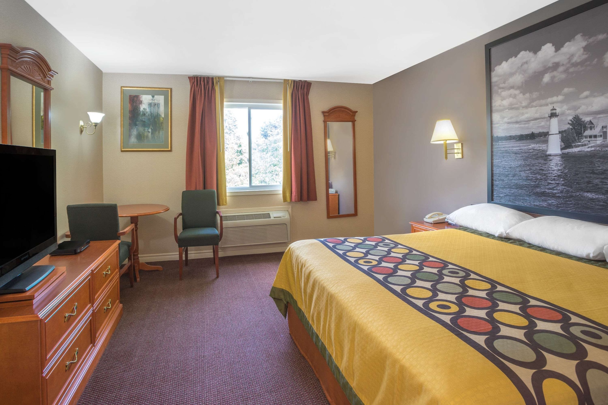 ROOM, KING BED