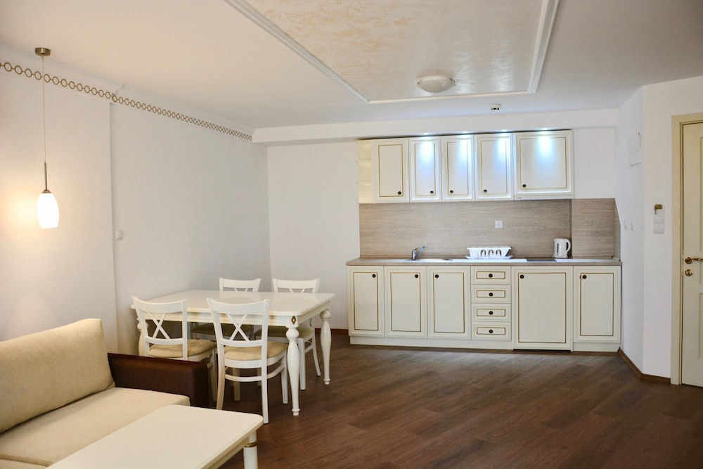 Golden Rainbow Vip Residence 25/71
