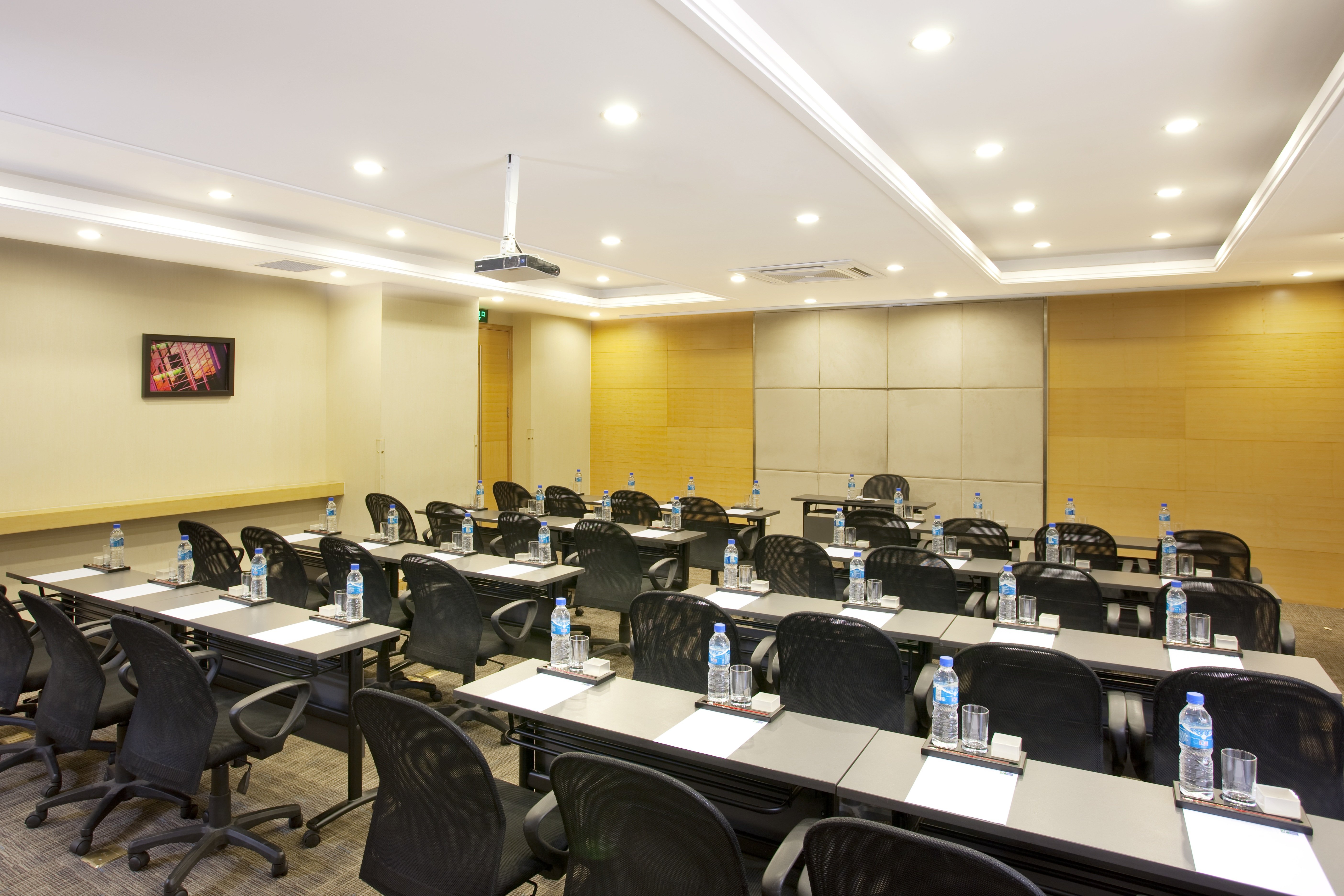 Holiday Inn Express Beijing Shangdi 40/50