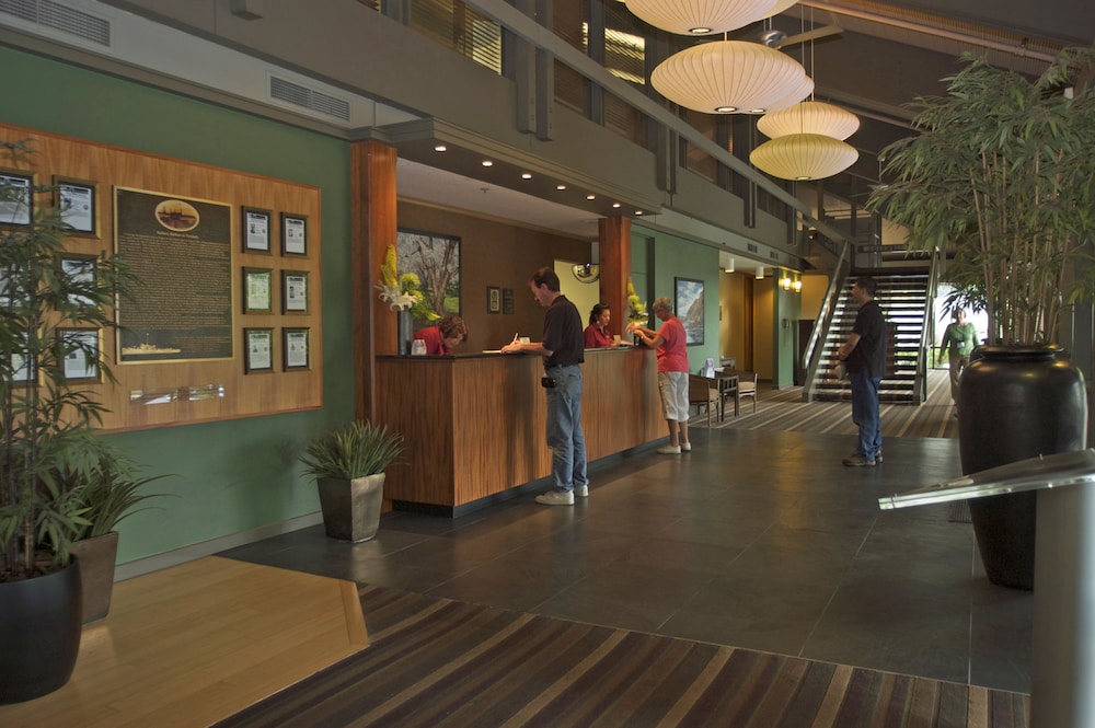 Best Western Plus Hood River Inn 48/80