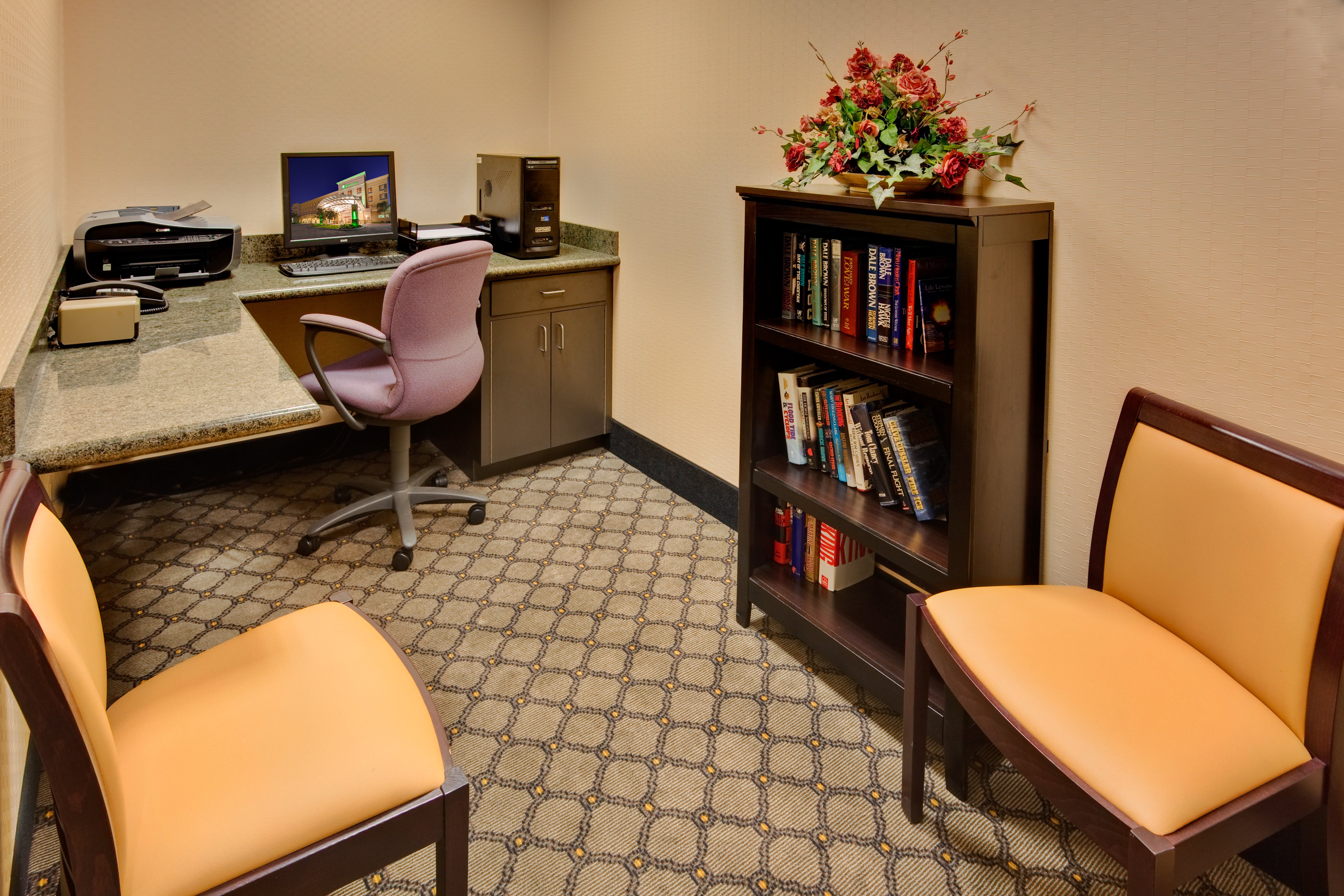 Holiday Inn Hotel Amp Suites Bakersfield North 32/57
