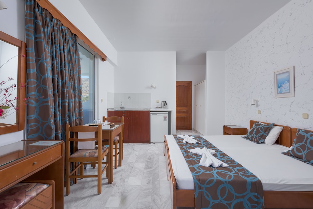Vlycha Beach Studios & Apartments 33/71