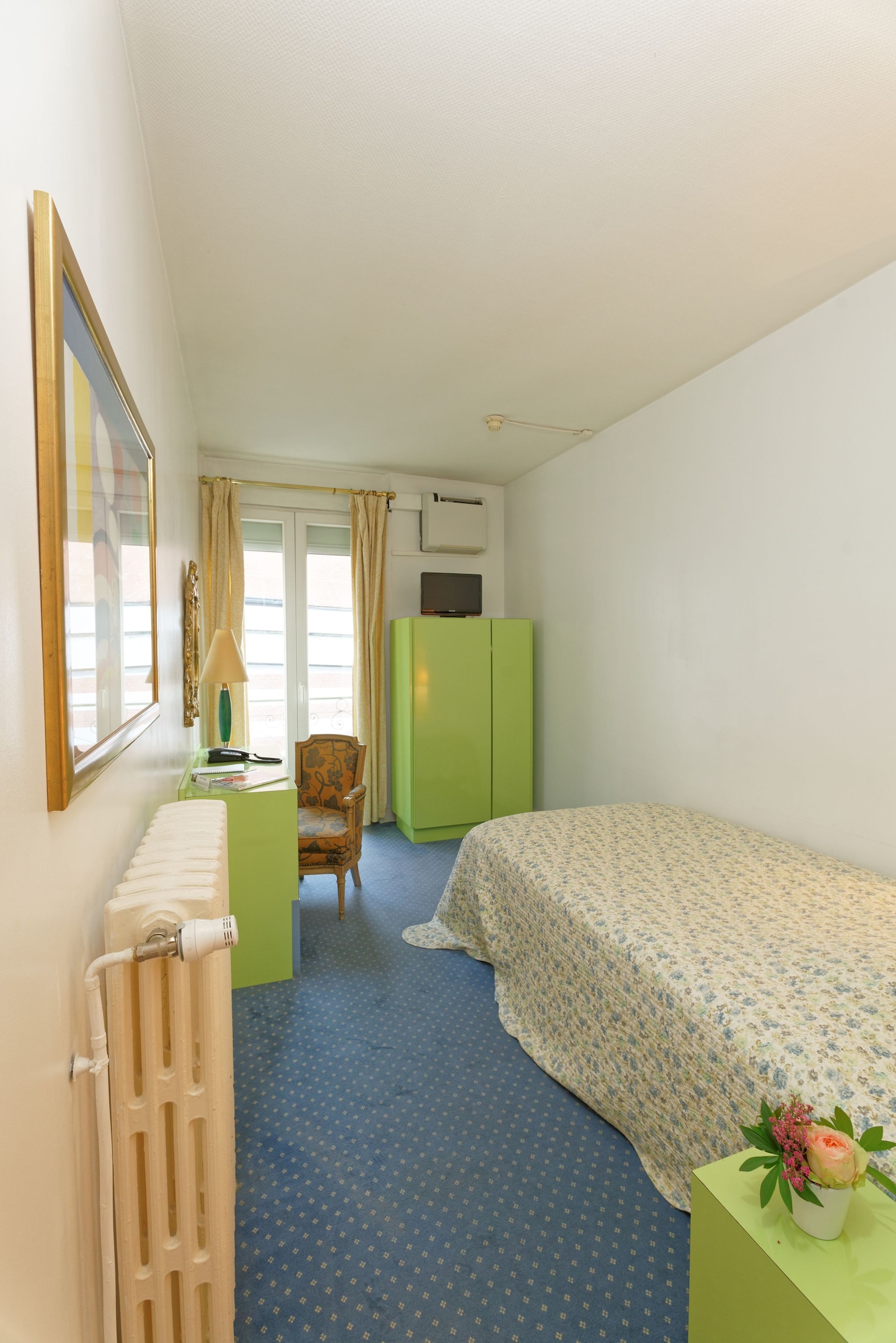 ROOM, SINGLE, SINGLE BED