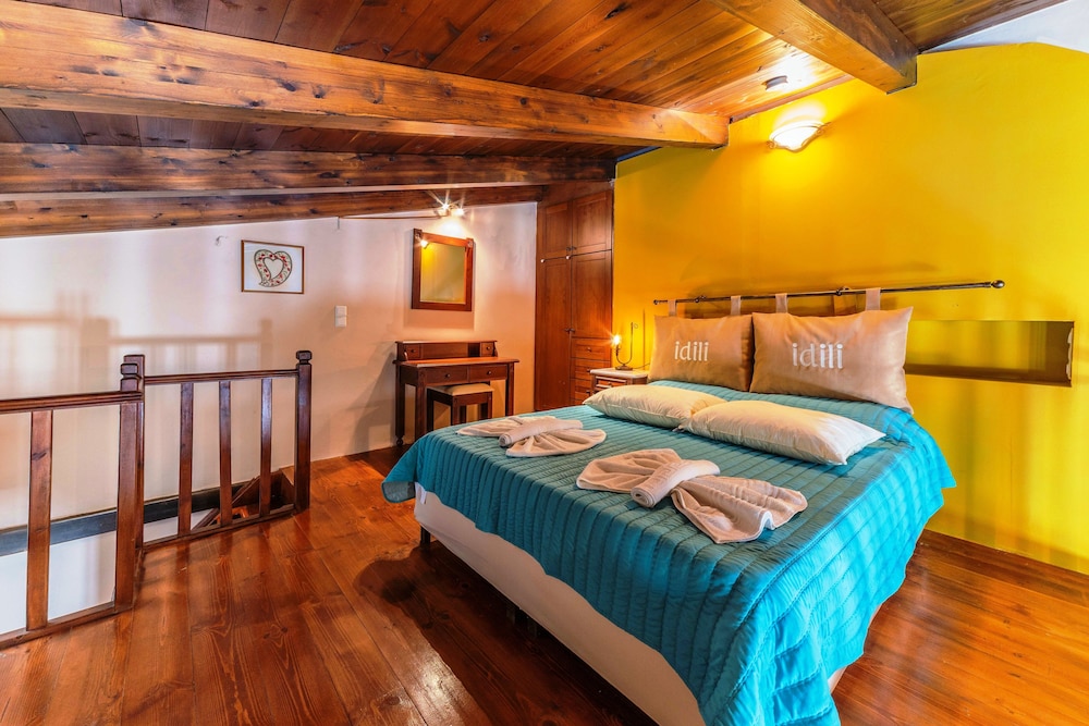 Idili Traditional House 13/50