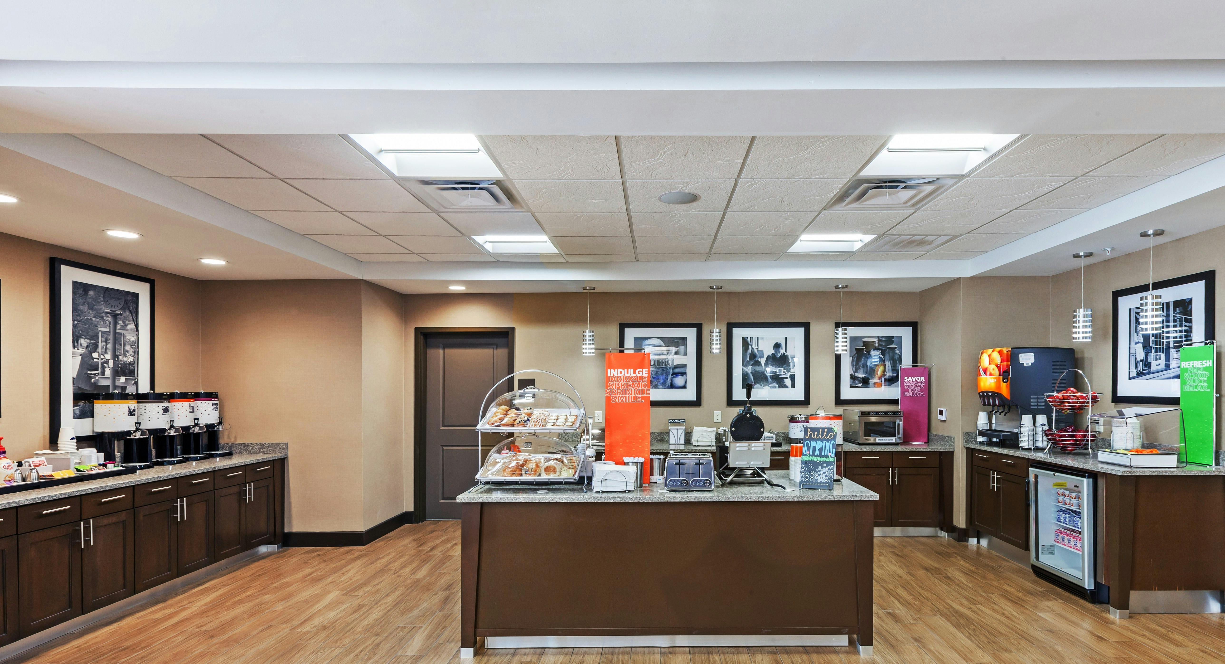 Lobby at Hampton Inn and Suites Claremore Ok, CLAREMORE - OK