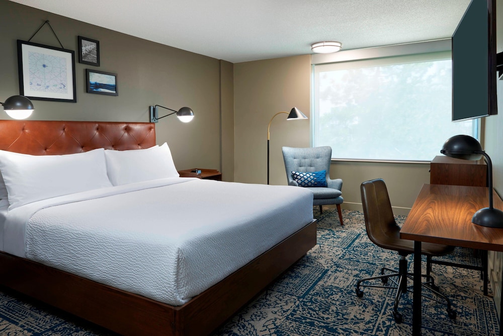 Four Points By Sheraton Toronto Airport 10/50