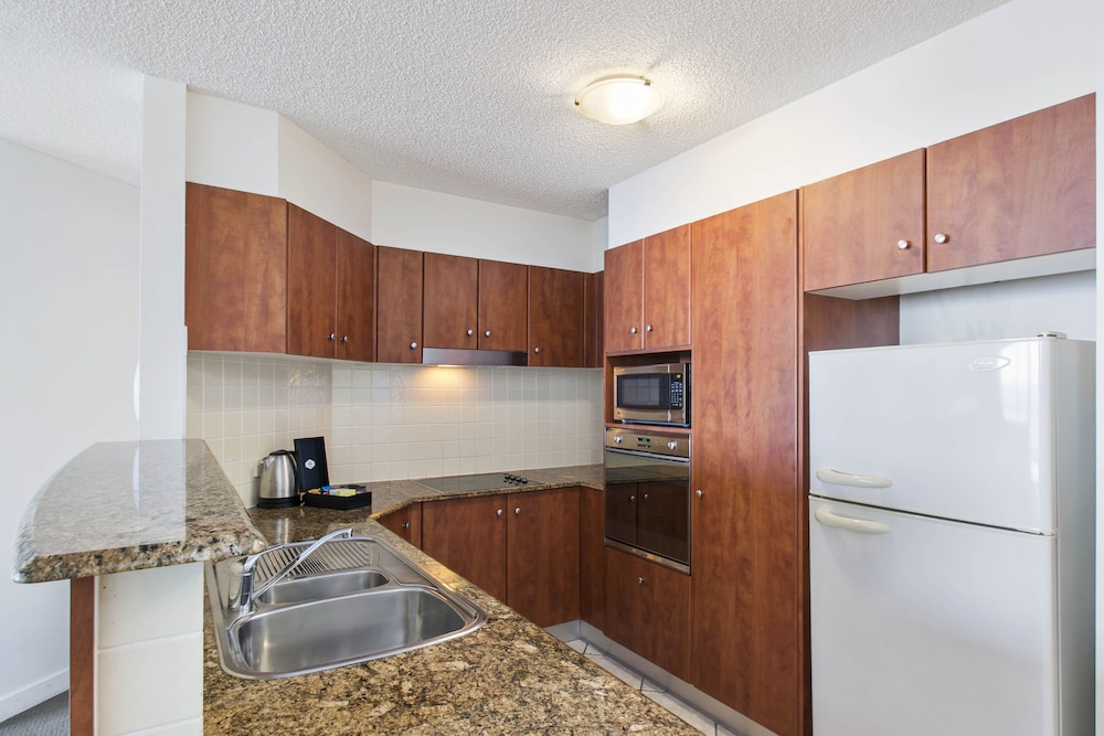 Mantra Mooloolaba Beach 52/72