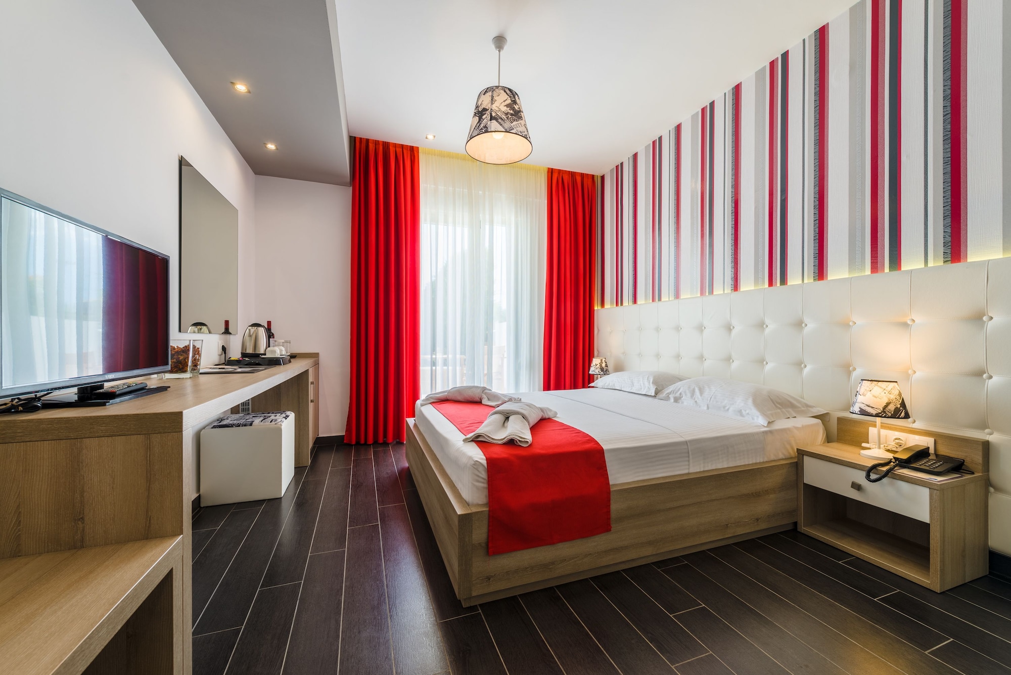 DOUBLE ROOM
