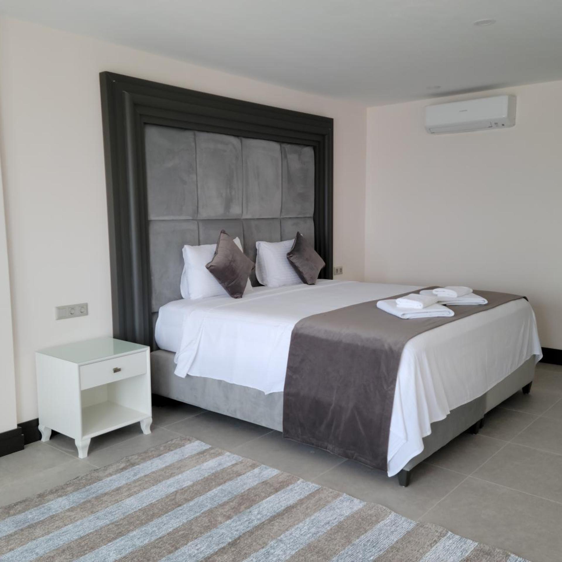 غرفة بسرير كينج بإطلالة على البحر، Mediteran Hotel 2/10