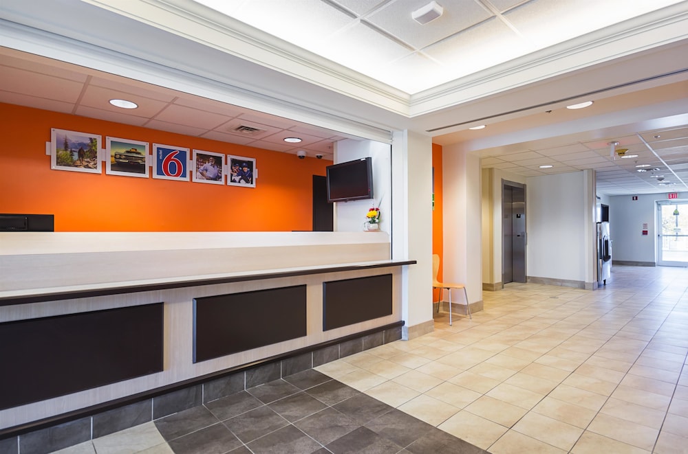 Motel6 Whitby ON - Toronto East 7/41