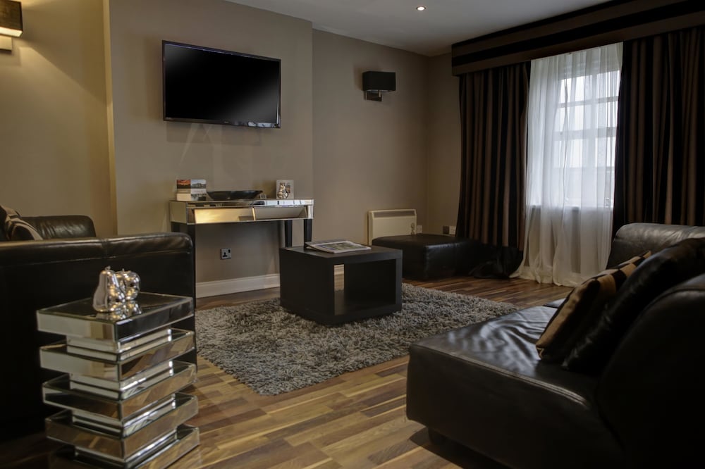 Derwent Manor Boutique Hotel 36/43