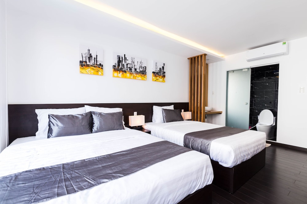 ROOM, TRIPLE, GARDEN VIEW