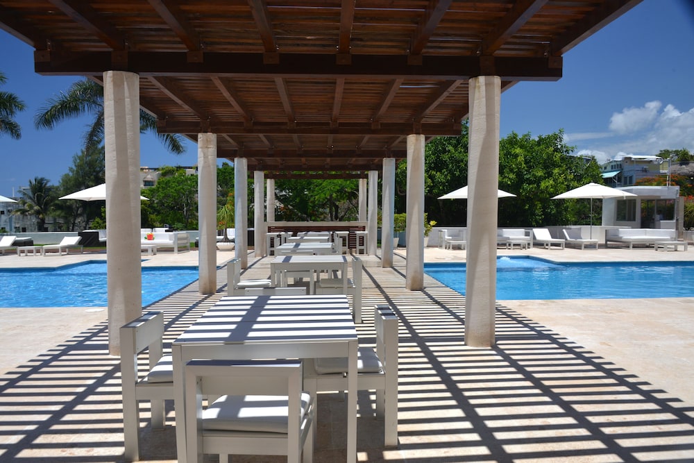 Magia Beachside Condo 22/47